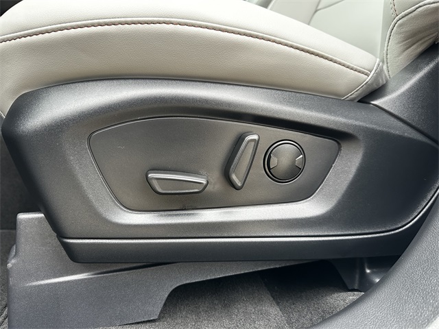 2025 Ford Explorer photo 20