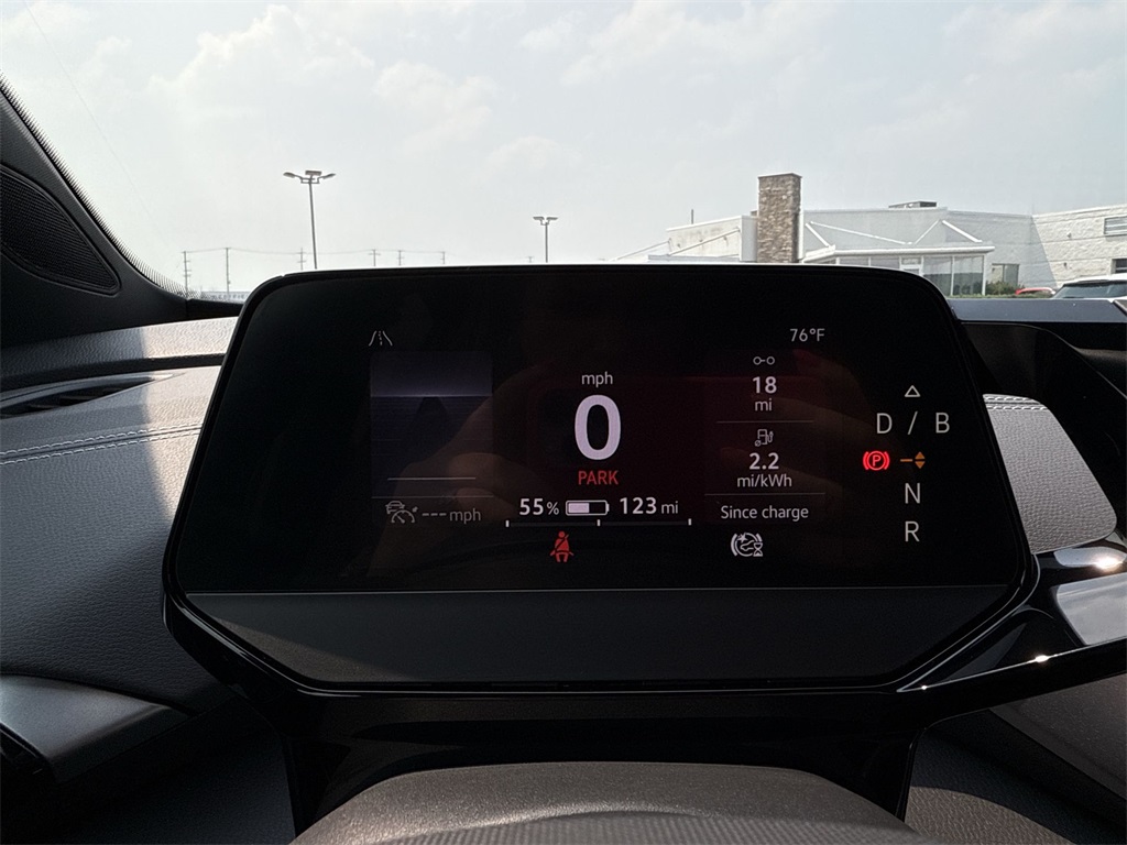 2023 Volkswagen ID.4 Pro photo 14