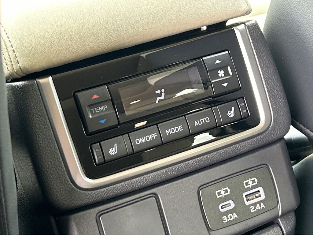 2025 Subaru Ascent Limited photo 38