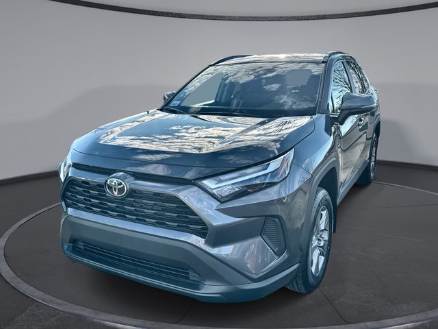 2025 Toyota RAV4 XLE's photo