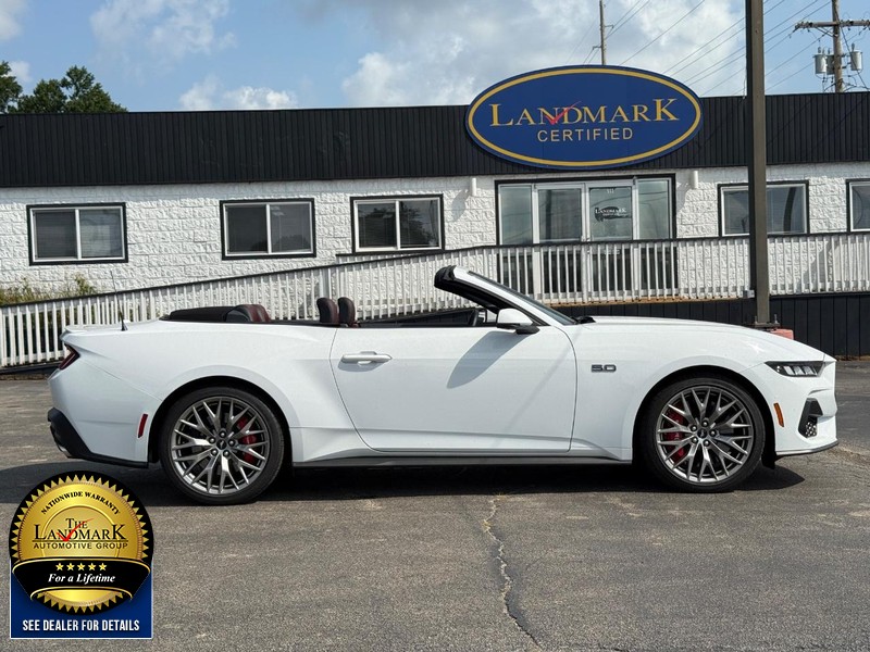 2024 Ford Mustang GT Premium Convertible photo 3