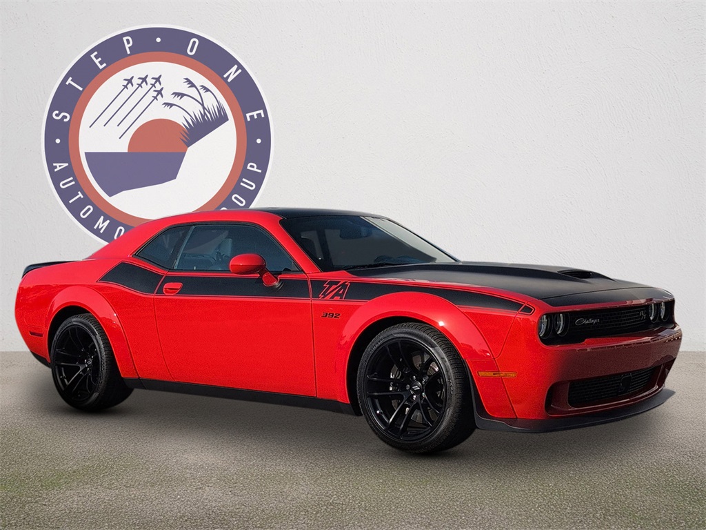 2023 Dodge Challenger R/T Scat Pack Widebody photo 2