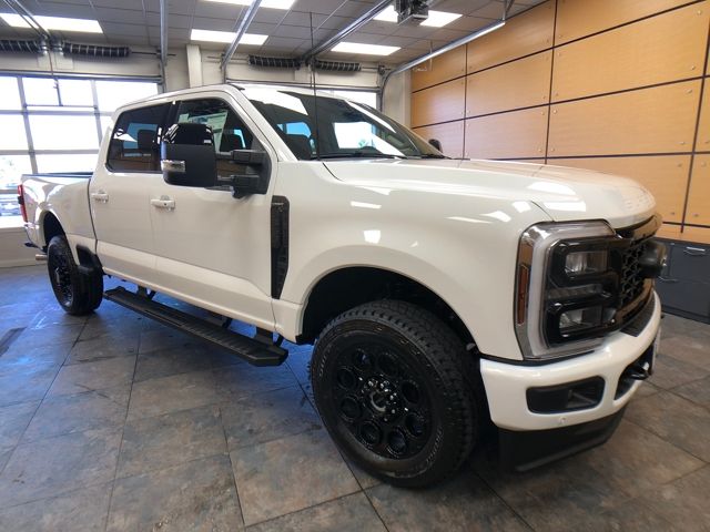 2026 Ford F-350 Lariat photo 2