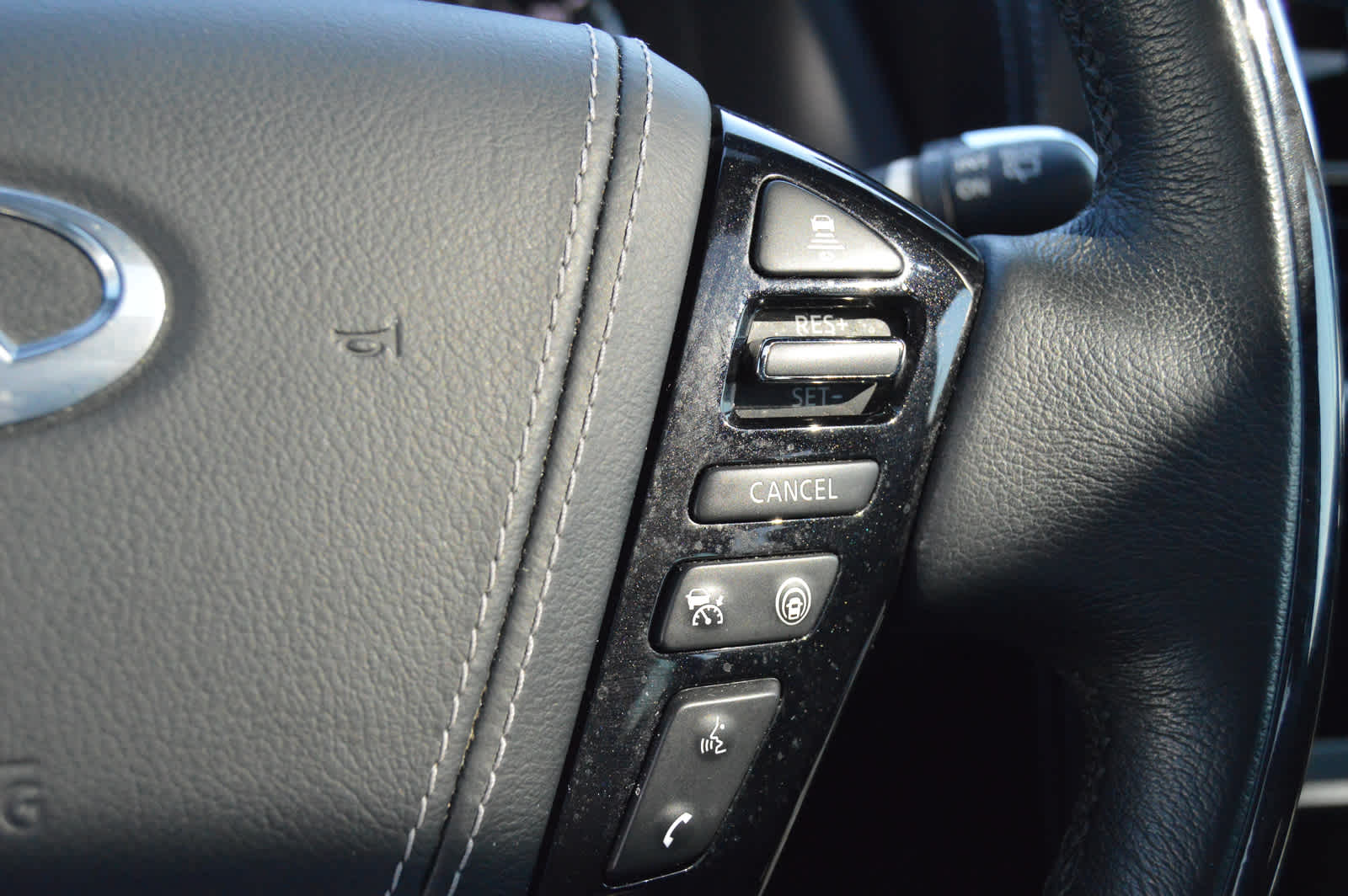 2023 Infiniti QX80 Sensory photo 18