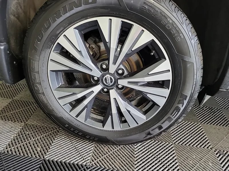 2021 Nissan Rogue SV photo 8