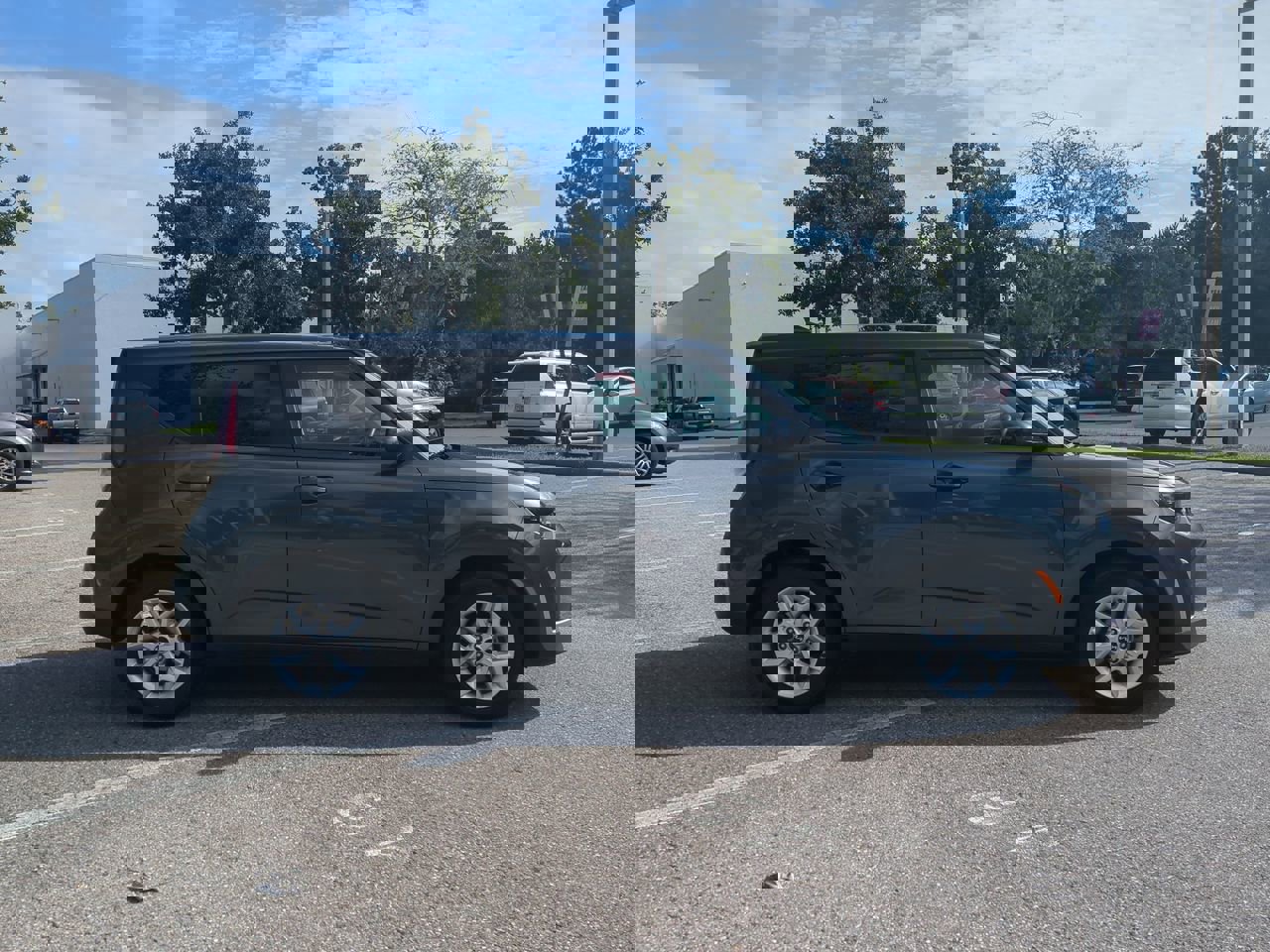 2023 Kia Soul LX S photo 2