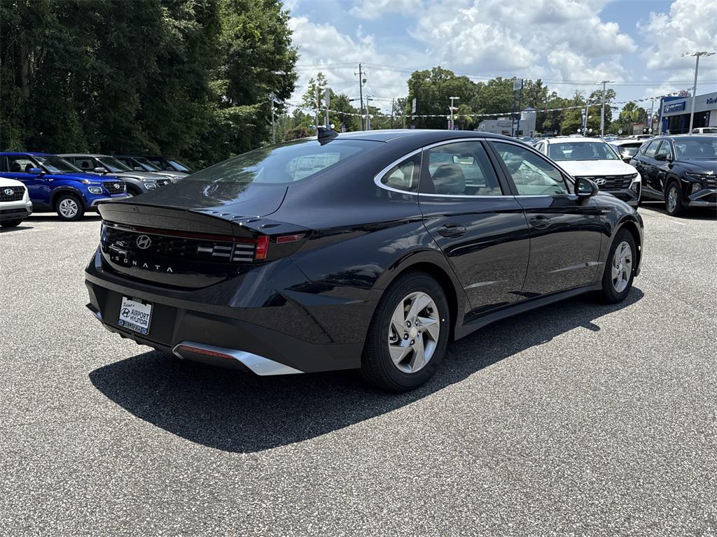 2025 Hyundai Sonata SE photo 3