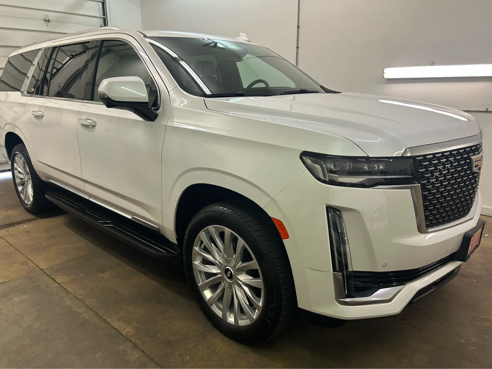 2022 Cadillac Escalade ESV Luxury's photo