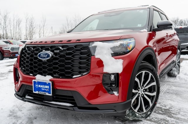 2026 Ford Explorer ST-LINE's photo