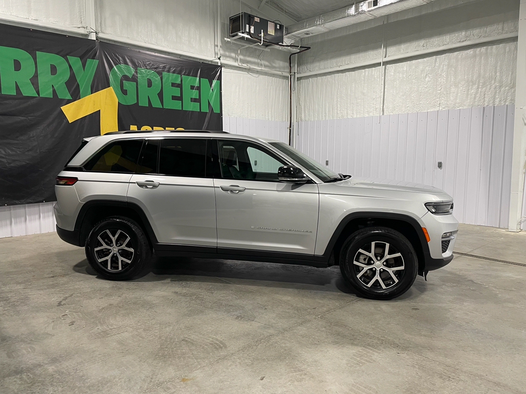 2024 Jeep Grand Cherokee Limited photo 4