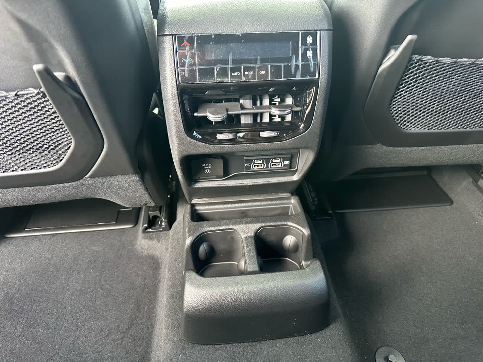 2025 Jeep Grand Cherokee Laredo X photo 15