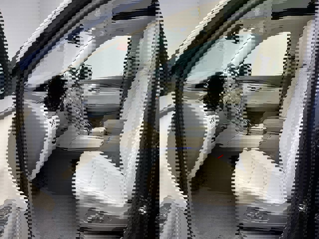 2018 Cadillac XT5 Luxury photo 3