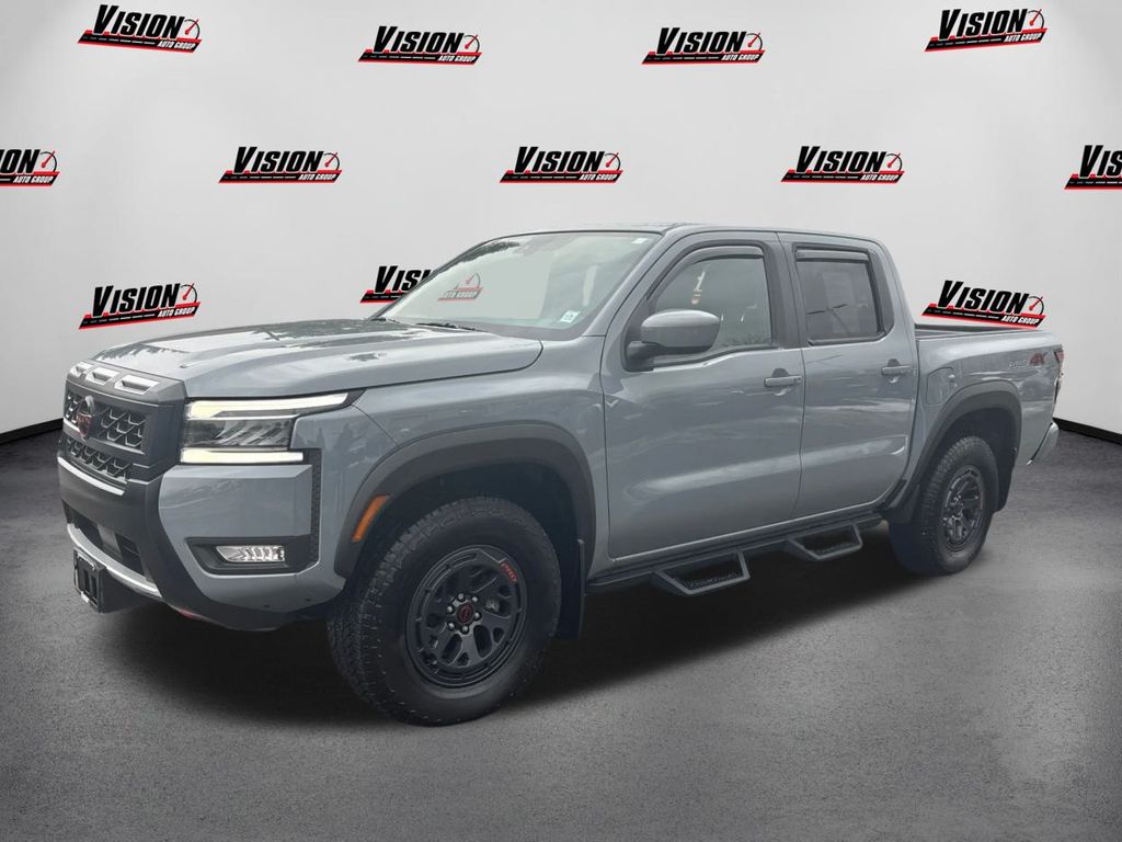 2025 Nissan Frontier PRO-4X's photo