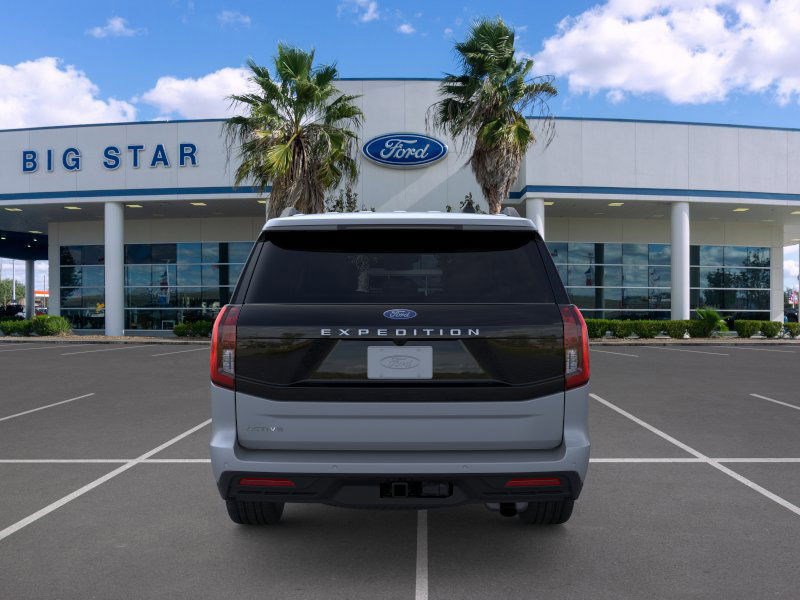 2025 Ford Expedition photo 5