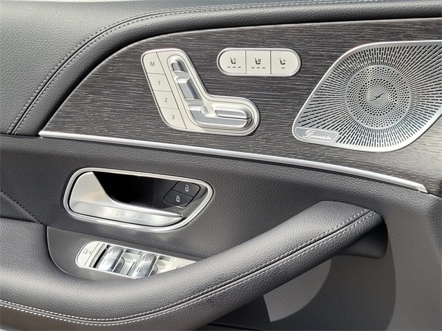 2025 Mercedes Benz GLS 450 4MATIC photo 24