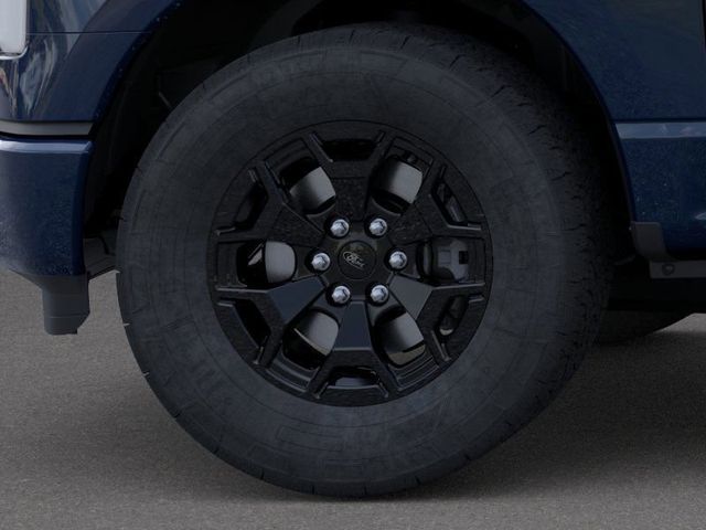 2025 Ford F-150 Lightning XLT photo 18