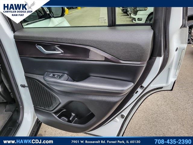 2023 JEEP GRAND CHEROKEE - Image 31