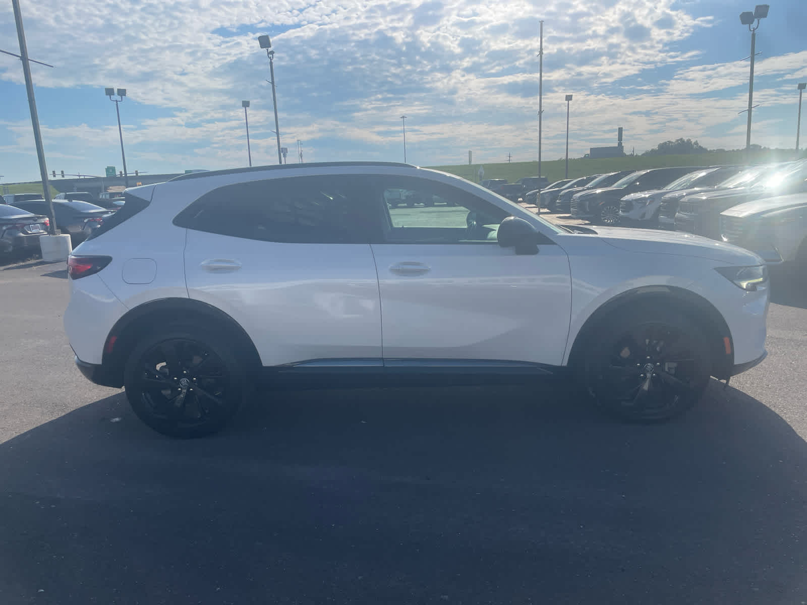 2023 Buick Envision Essence photo 4