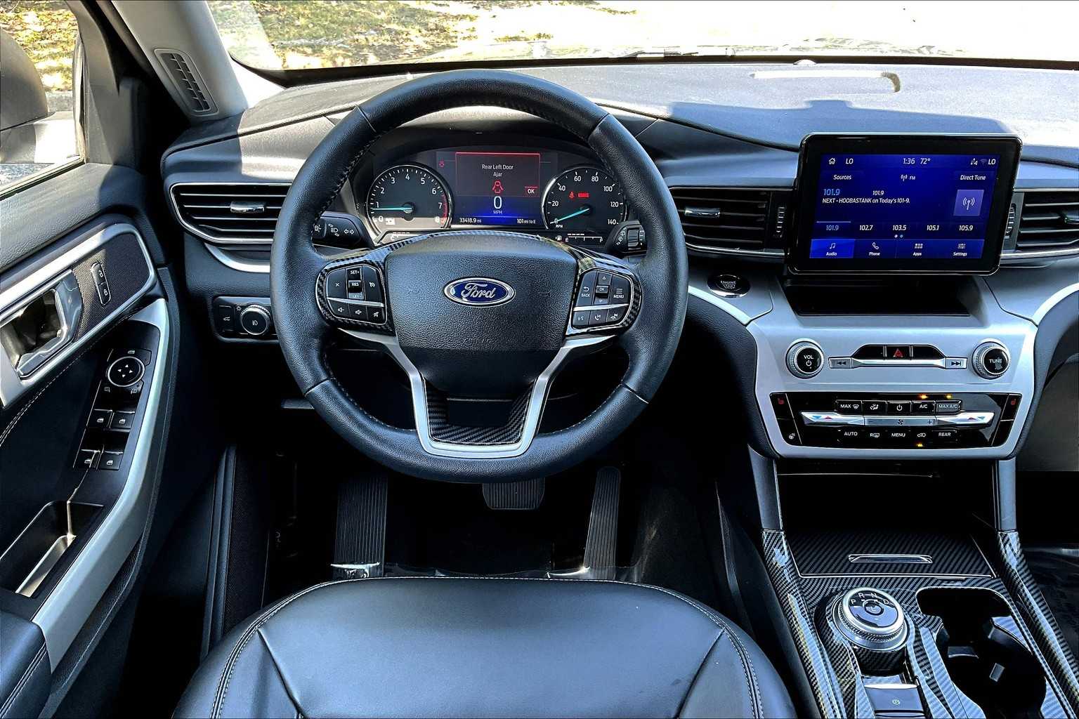 2022 Ford Explorer XLT photo 2