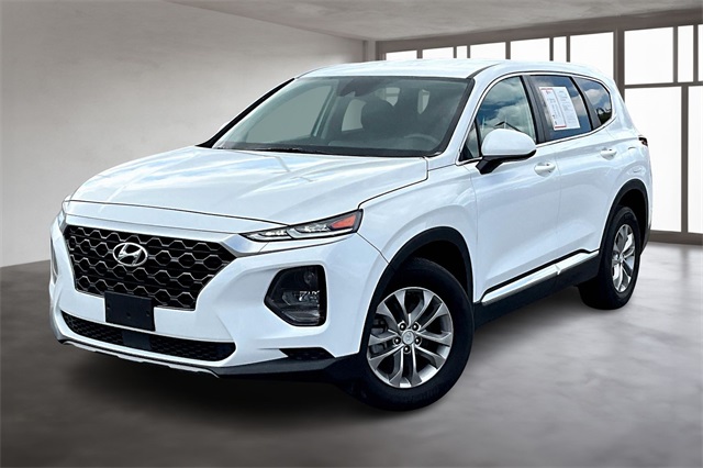 2020 Hyundai Santa Fe SE photo 2