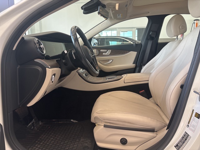 2022 Mercedes Benz E 350 4MATIC photo 11