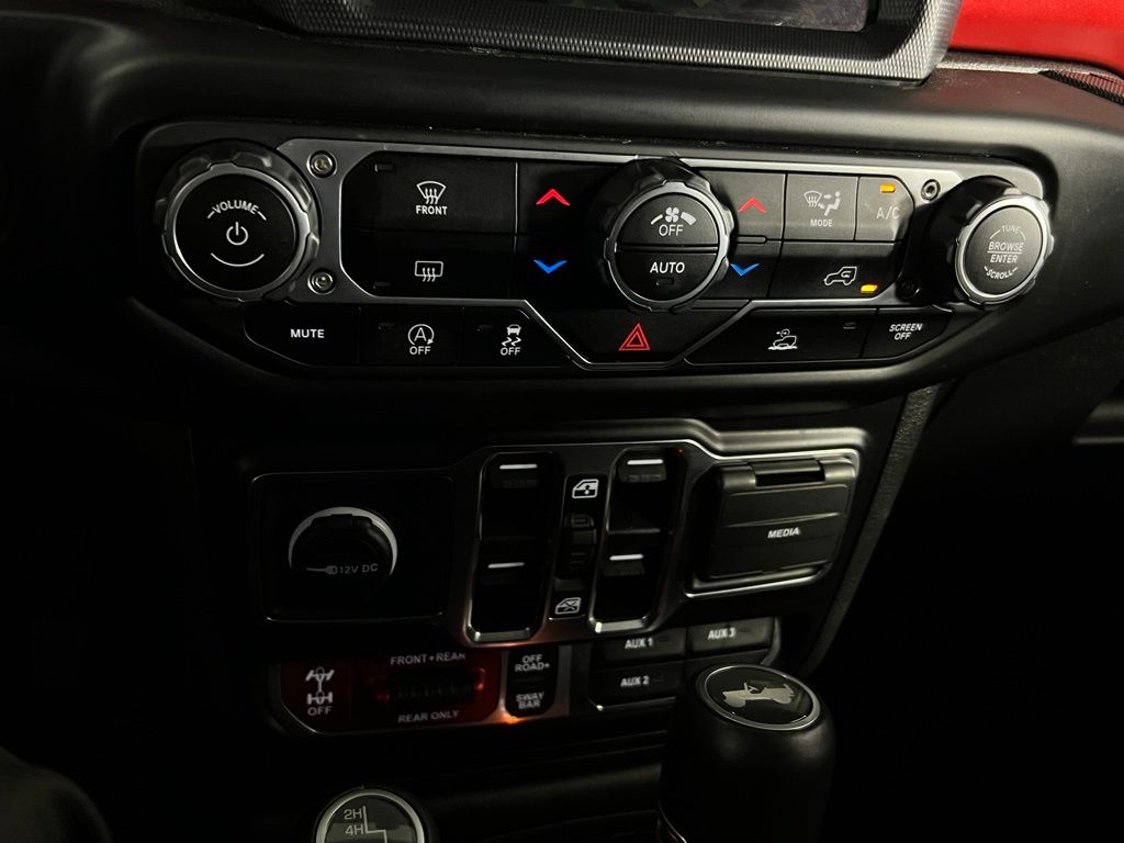 2023 Jeep Wrangler Rubicon photo 15