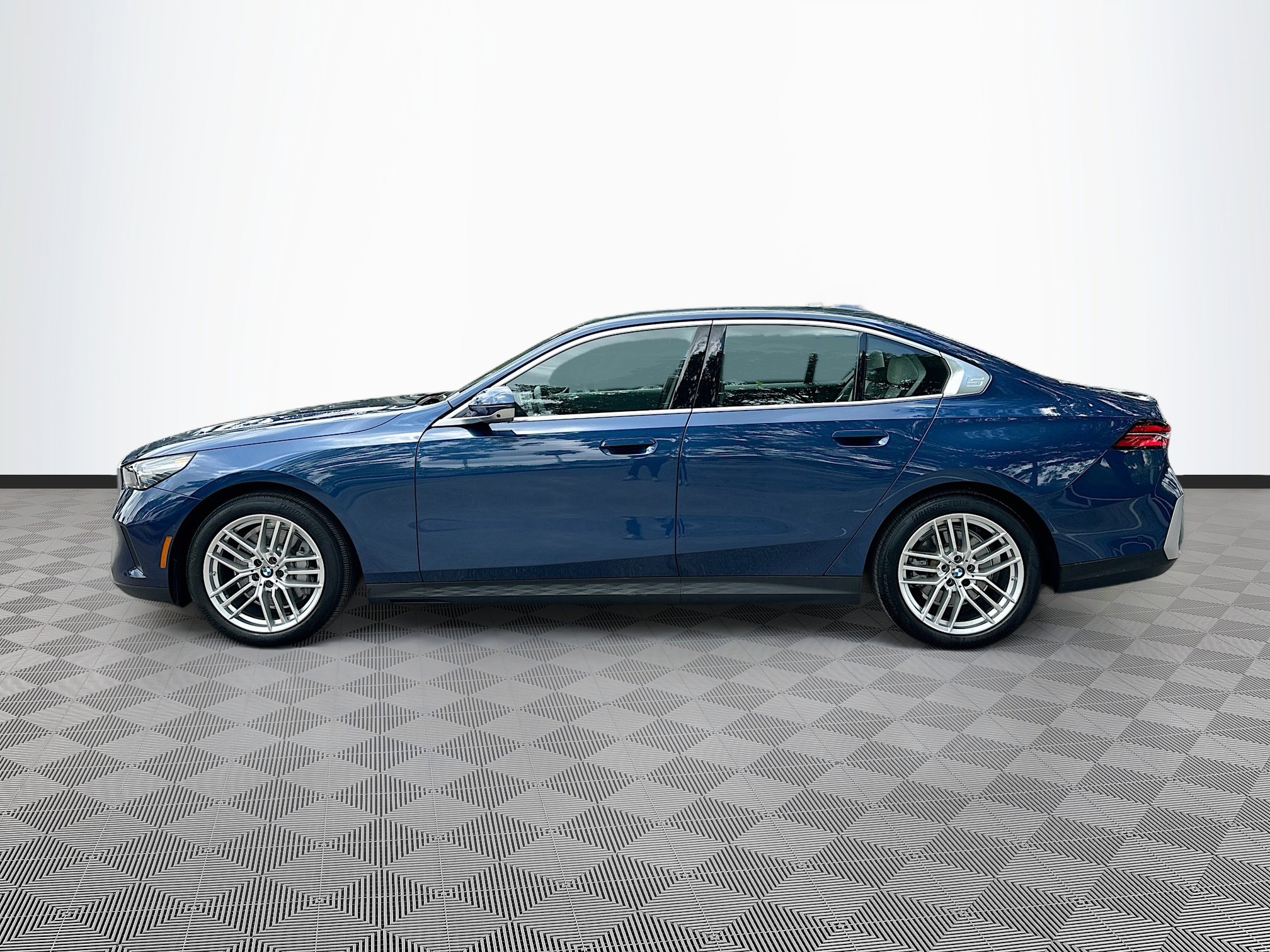 2025 Bmw 530i photo 4