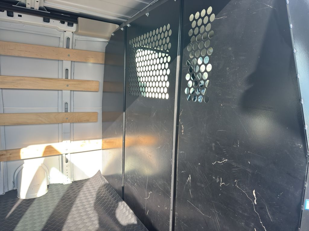 2024 Chevrolet Express Cargo 2500 photo 4