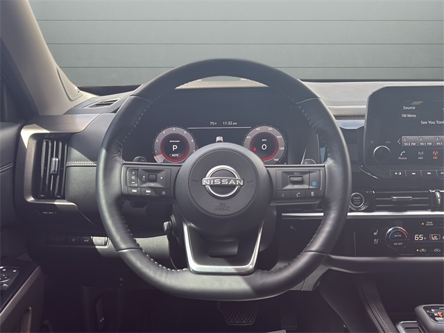 2023 Nissan Pathfinder Platinum photo 32