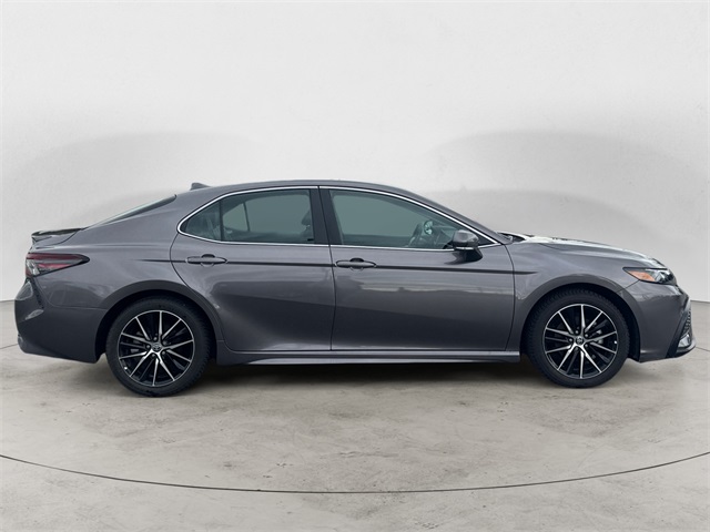 2024 Toyota Camry SE photo 6