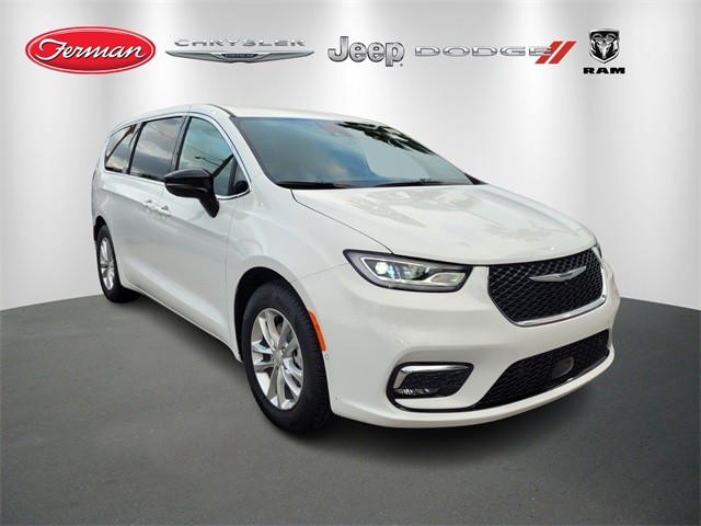 2026 Chrysler Pacifica Select's photo