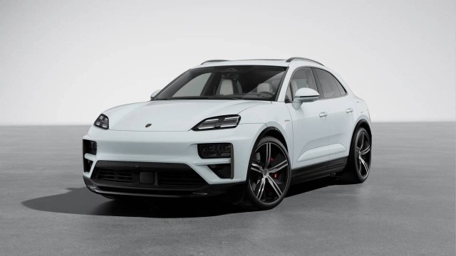 New 2024 Porsche Macan Turbo 4D Sport Utility in Brooklyn