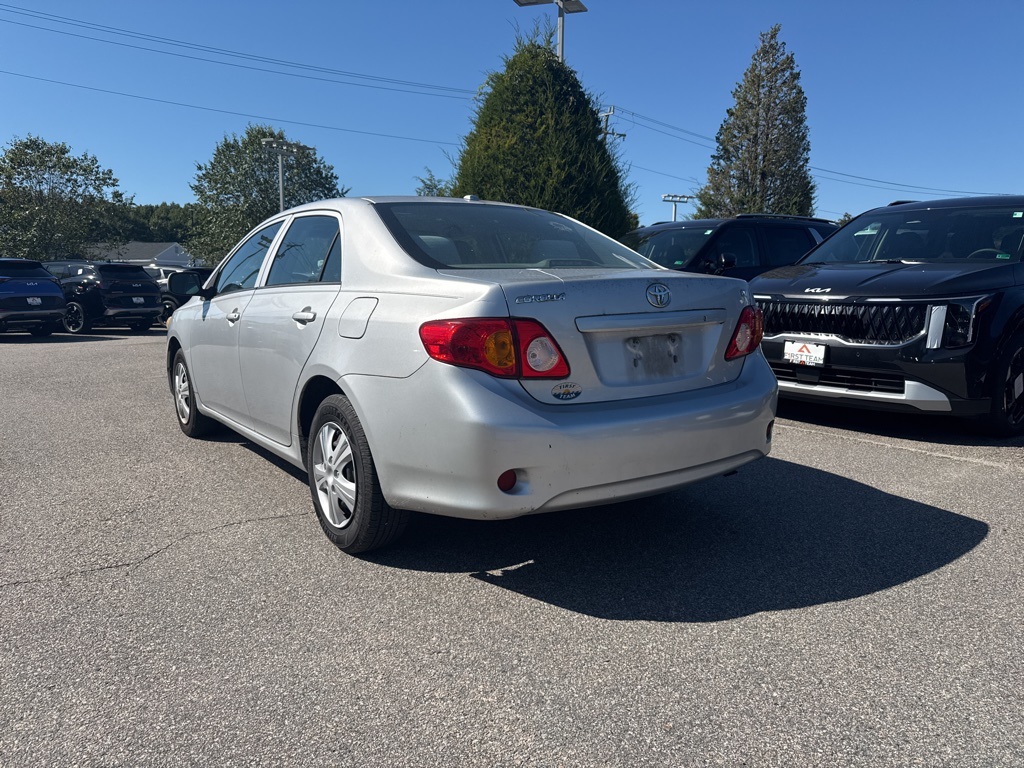 2010 Toyota Corolla photo 3