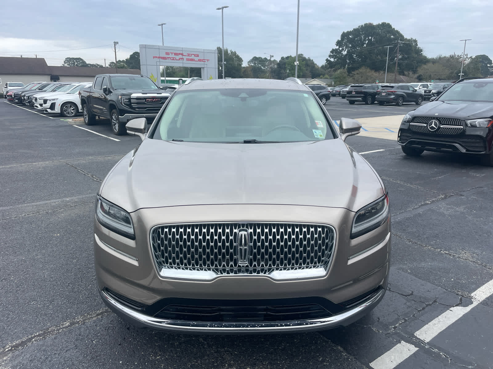 2021 Lincoln Nautilus Standard photo 3