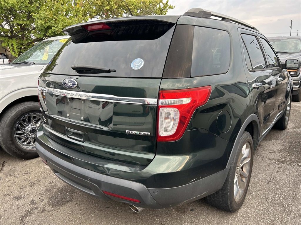 2013 Ford Explorer XLT photo 2