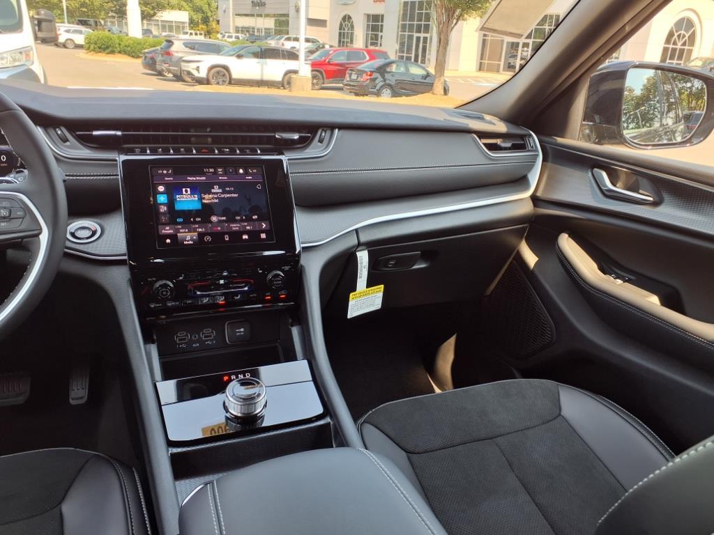 2025 Jeep Grand Cherokee Altitude X photo 20