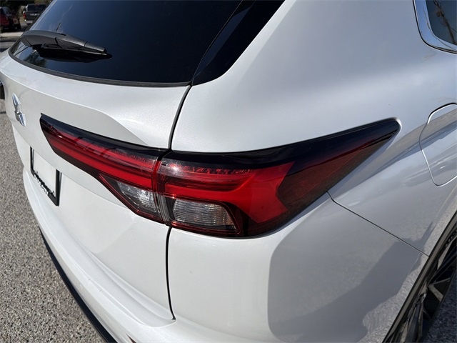 2022 Mitsubishi Outlander Black Edition's photo