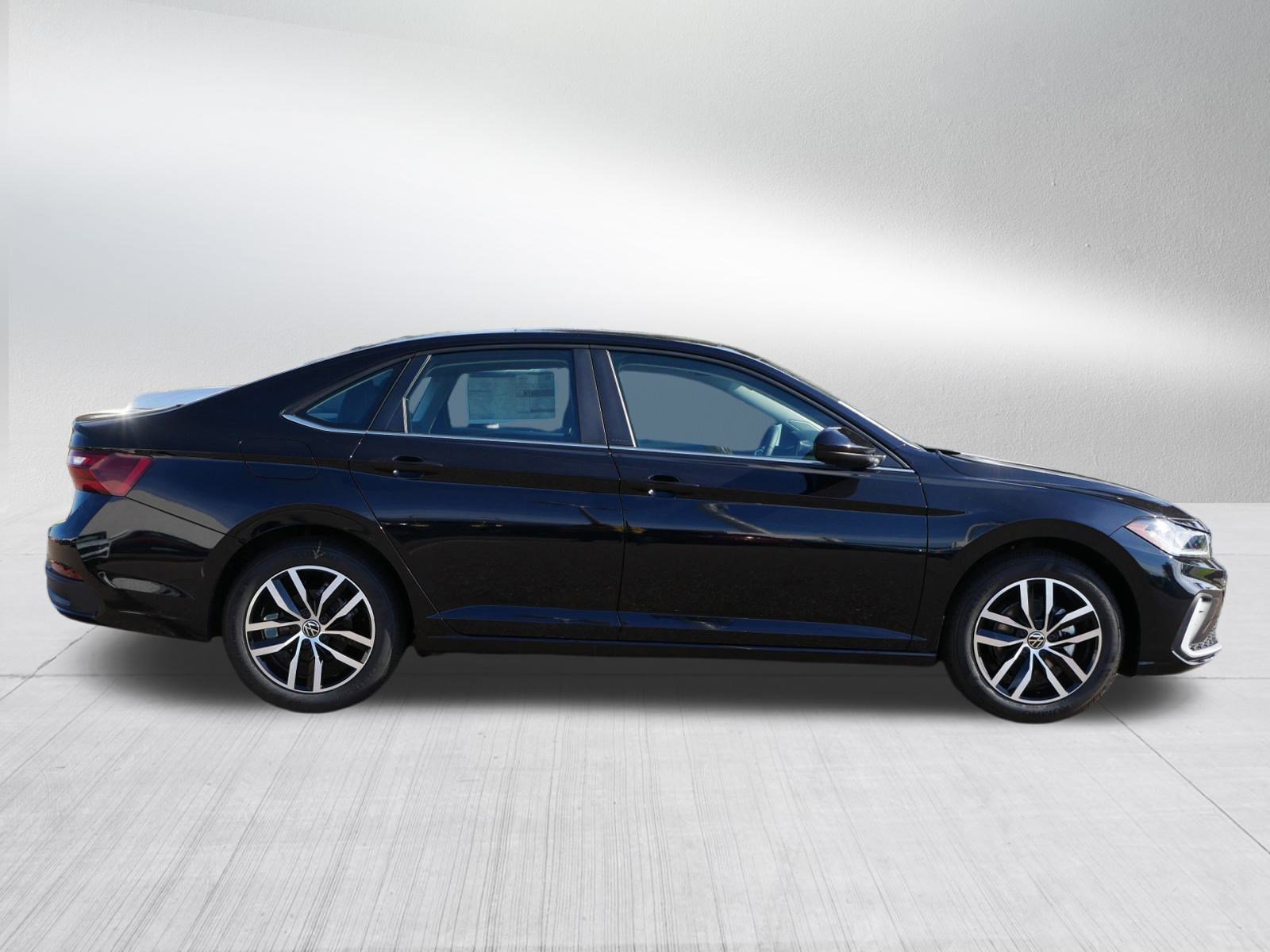2025 Volkswagen Jetta SE photo 2