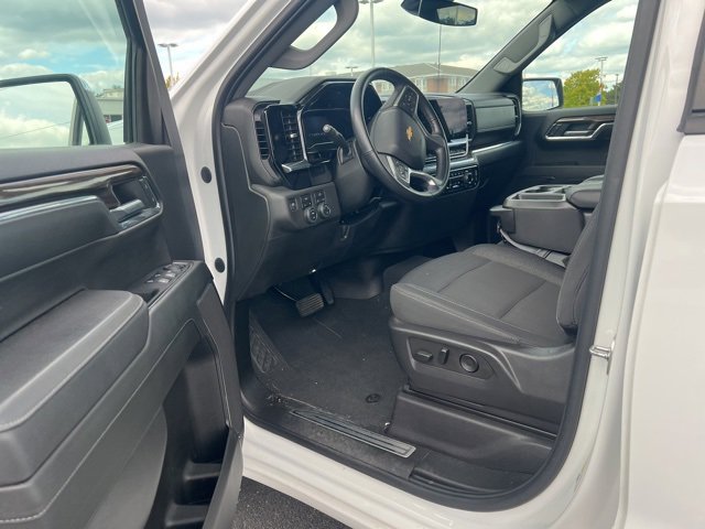 2024 Chevrolet Silverado 1500 LT photo 6