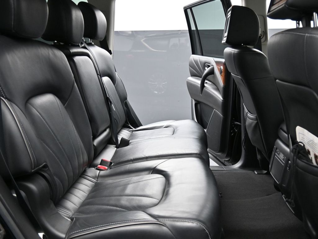 2017 Infiniti QX80 Base photo 13