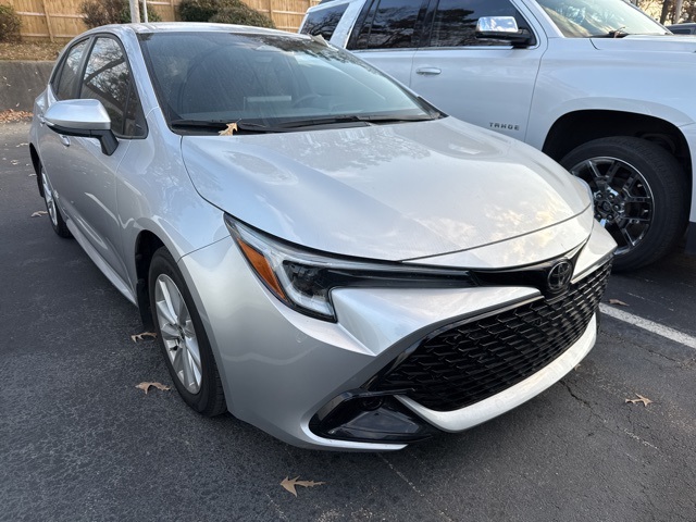 2025 Toyota Corolla Hatchback SE's photo