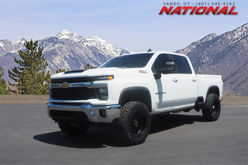 2024 Chevrolet Silverado 2500HD LT's photo