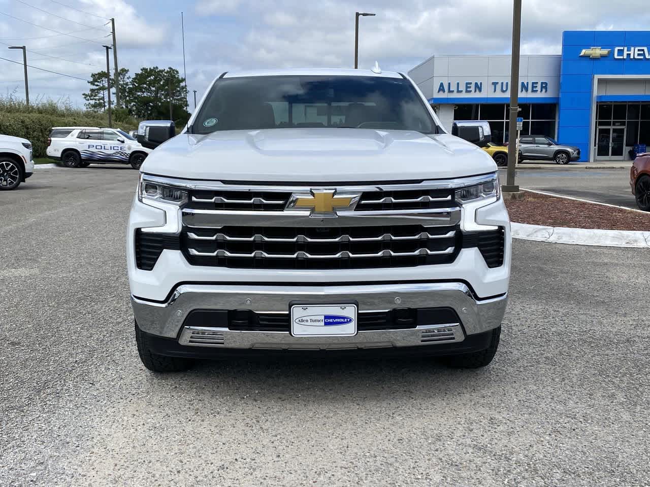 2024 Chevrolet Silverado 1500 LTZ photo 2