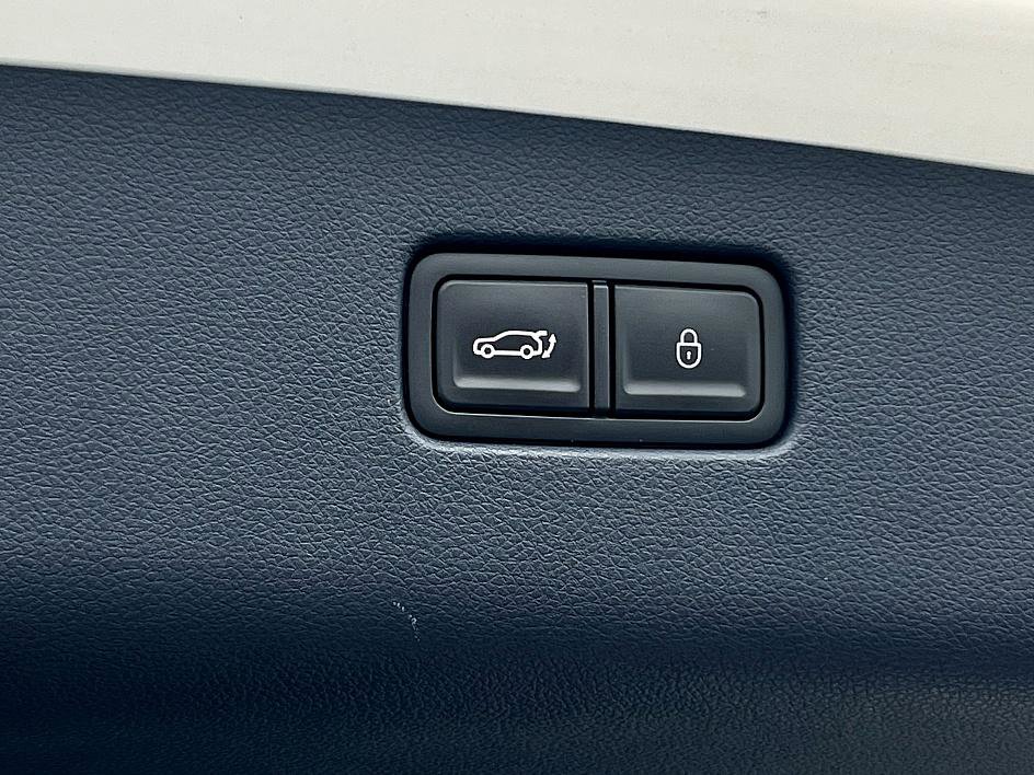 2023 Genesis GV70 3.5T Sport photo 24