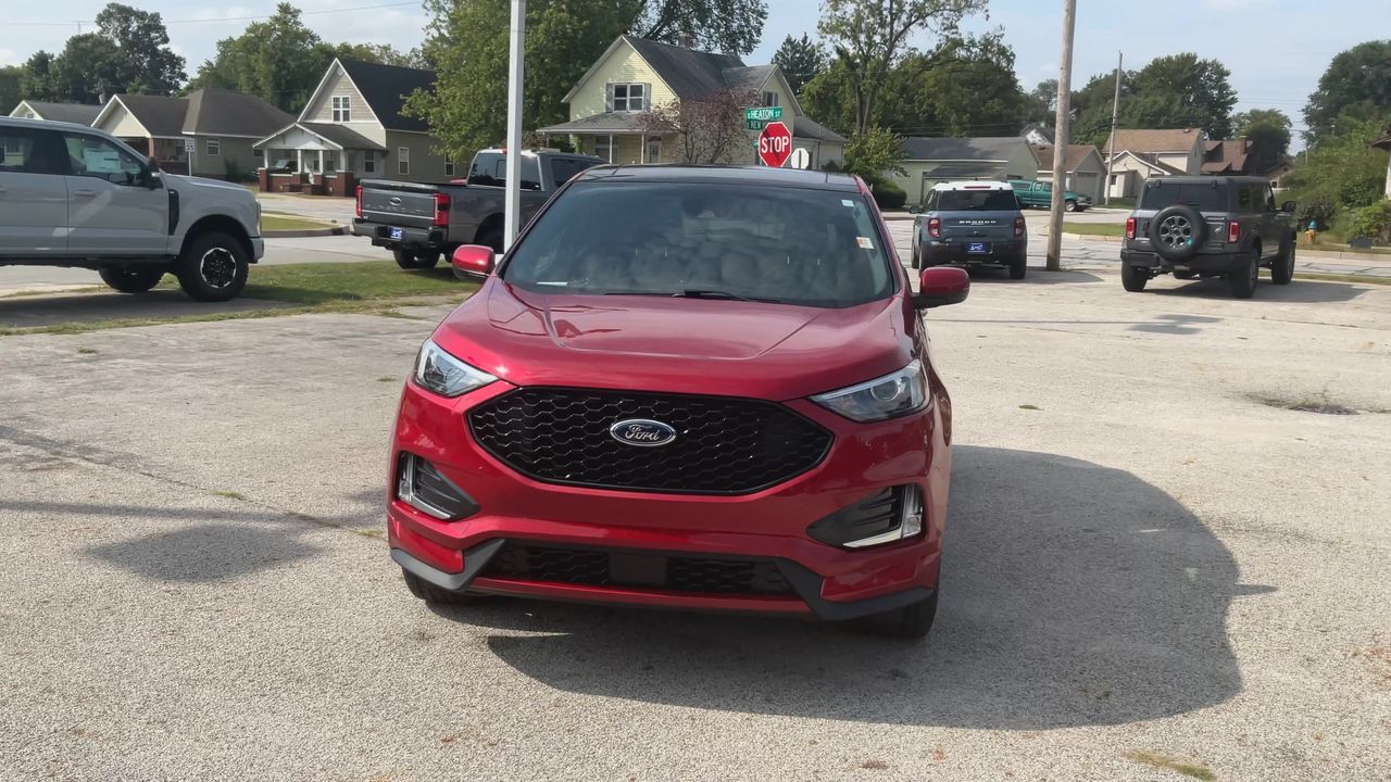 2024 Ford Edge ST-Line photo 2