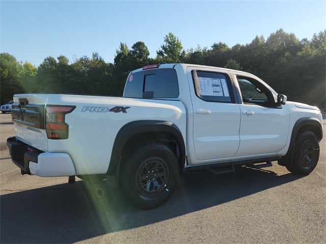 2026 Nissan Frontier Crew Cab PRO-4X photo 3