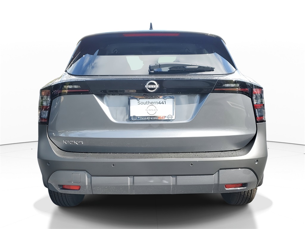 2026 Nissan Kicks SV photo 3