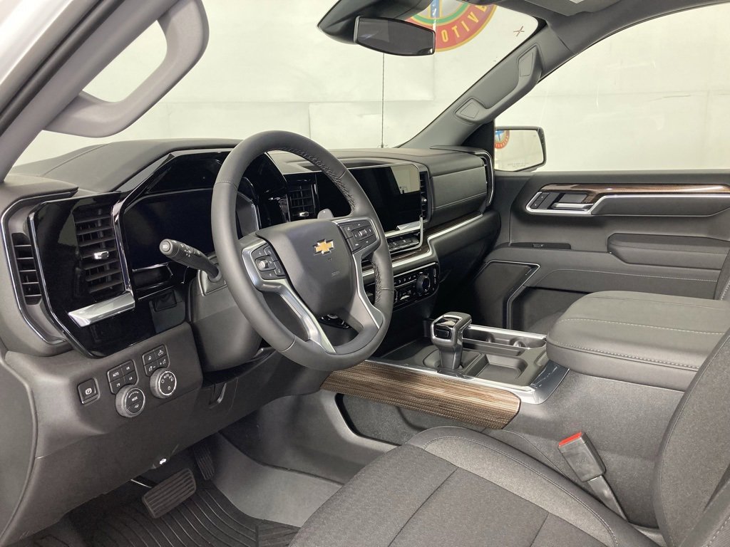 2026 Chevrolet Silverado 1500 LT photo 13