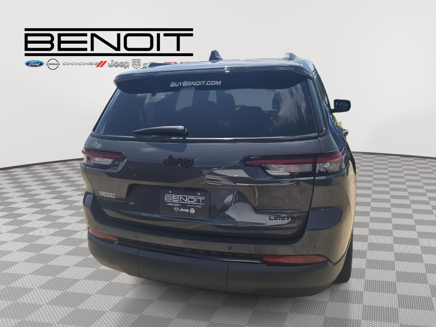 2025 Jeep Grand Cherokee Limited photo 3