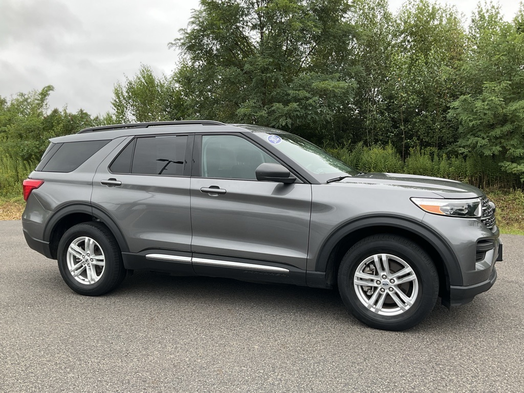 2022 Ford Explorer XLT's photo